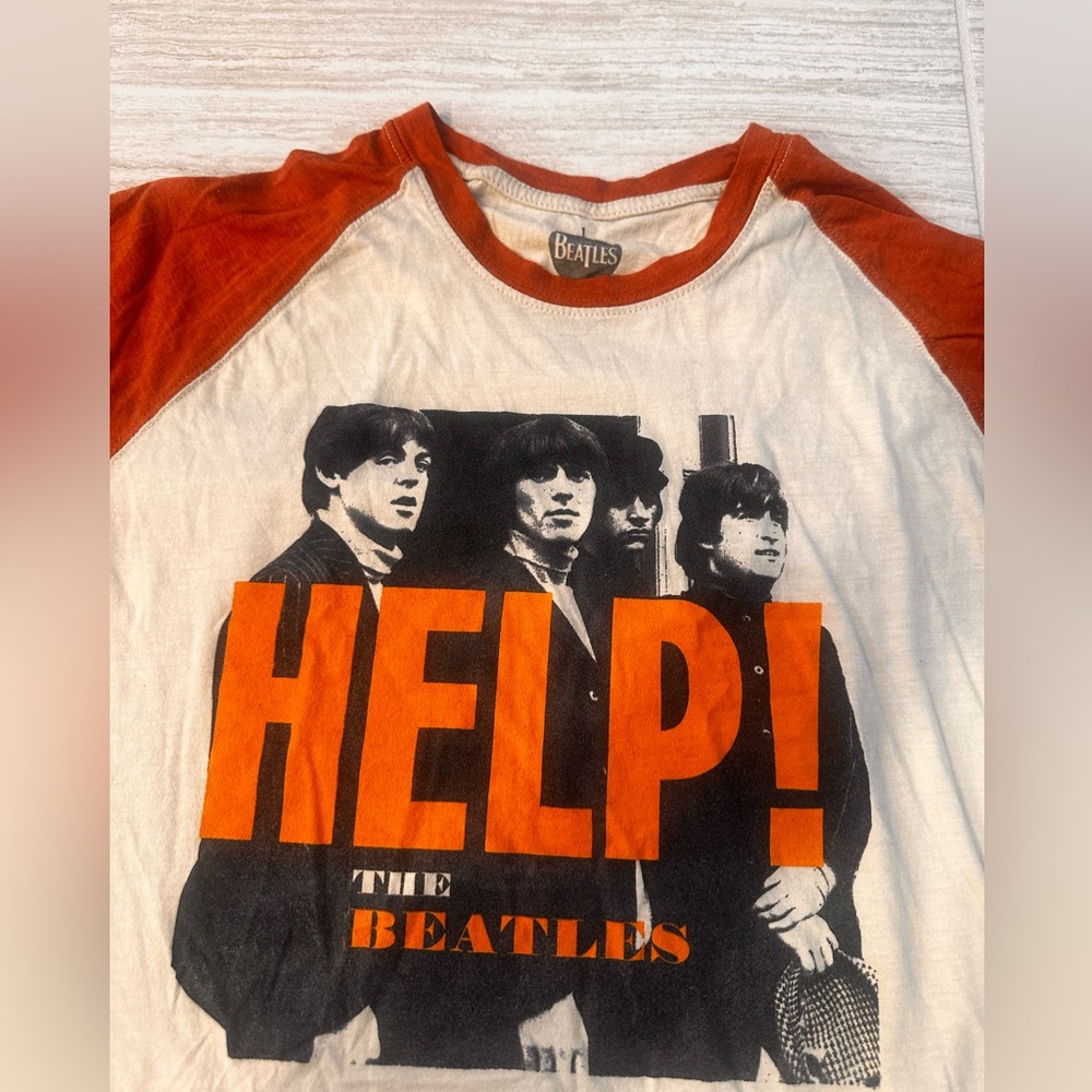 The Beatles HELP! T-Shirt 
Size L
Never worn 
Super soft
White and burnt orange